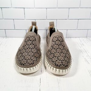 [SOLD] Ilse Jacobsen Hornbaek Tan Tulip Flat Shoes Sneakers EU 40 US 9.5